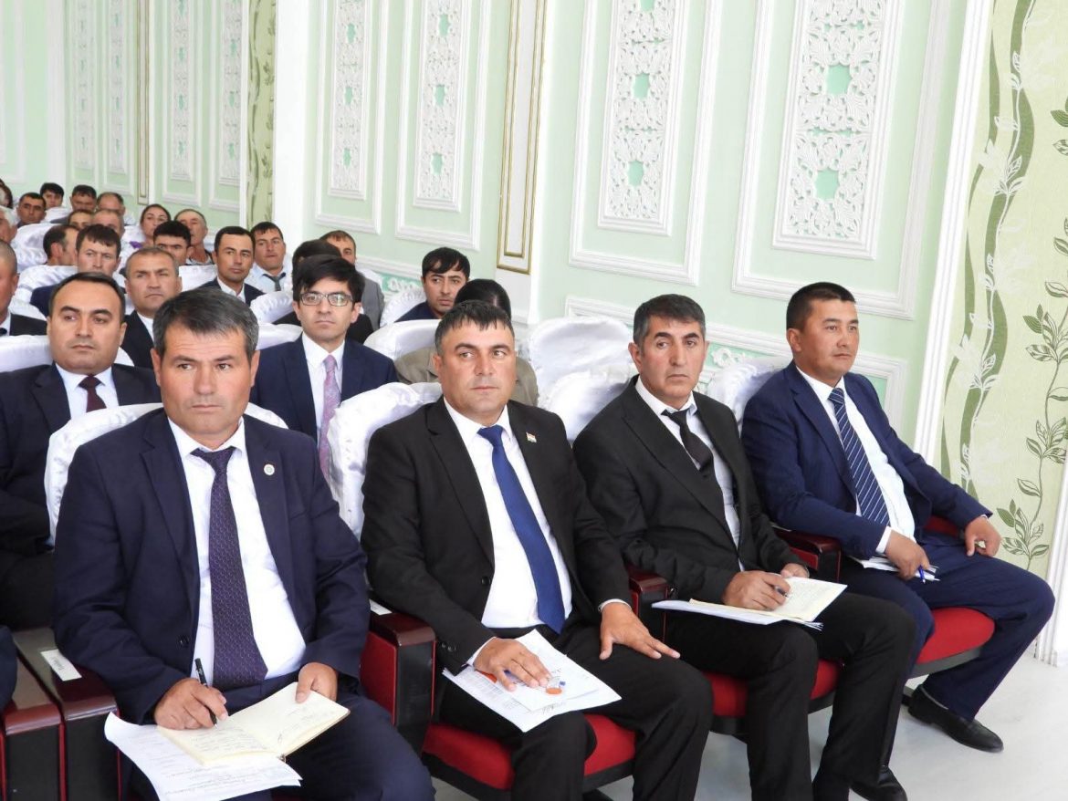 Баромади намояндаи Вазорати саноат ва технологияҳои нави Ҷумҳурии Тоҷикистон Пиров Абубакр дар мавзуи: Ҷиҳати вусъат додани корҳои ободониву созандагӣ бо истифодаи технологияҳои муосир ва зеҳни сунъӣ