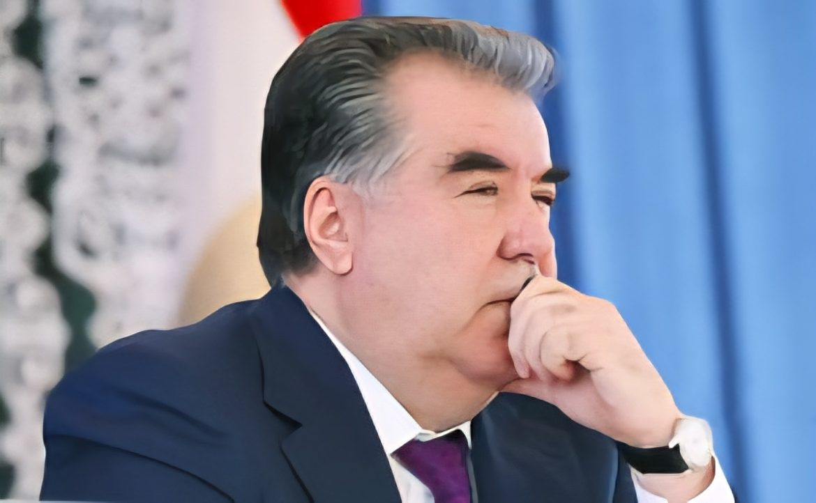 Аз ашк то эҳтиром: сари роҳи истиқлол бо Эмомалӣ Раҳмон